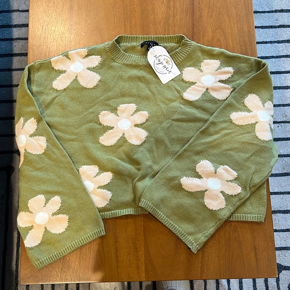 NWT good morning cropped sweater size small